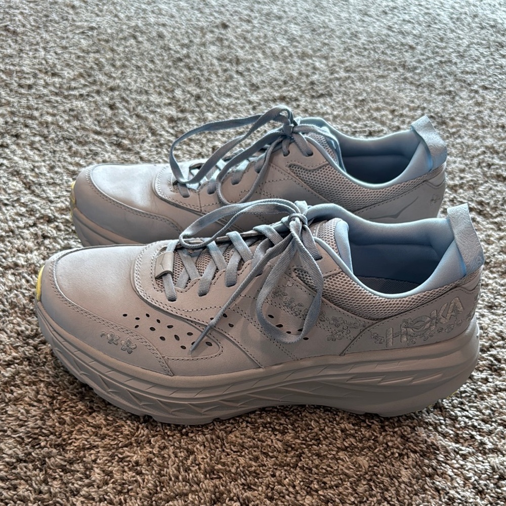 Hoka Gray & Blue Bondi Bloom women’s 11